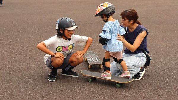 富山市のスケボー初心者向け体験会で参加者の半数が「チックタック」ができるまで上達！11月には大会開催