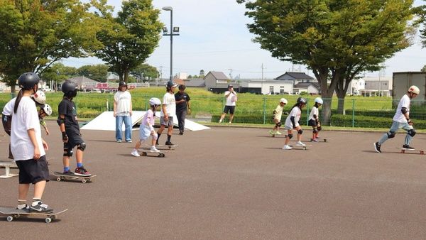 富山市のスケボー初心者向け体験会で参加者の半数が「チックタック」ができるまで上達！11月には大会開催