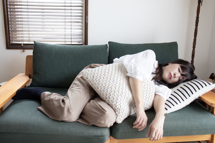 休日を予定で埋める、LINEは即レス…284人に聞いた「もう無理してやらなくていいかも」と思うこと、最多の回答は？