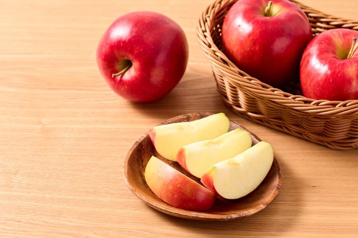 リンゴを冷凍しておいしいスイーツを作るには？