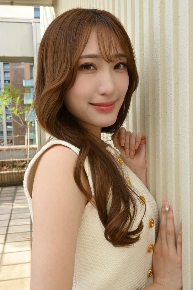 2024年11月にNMB48を卒業した原かれんさんが1st写真集『どストライク』を10月19日に発売