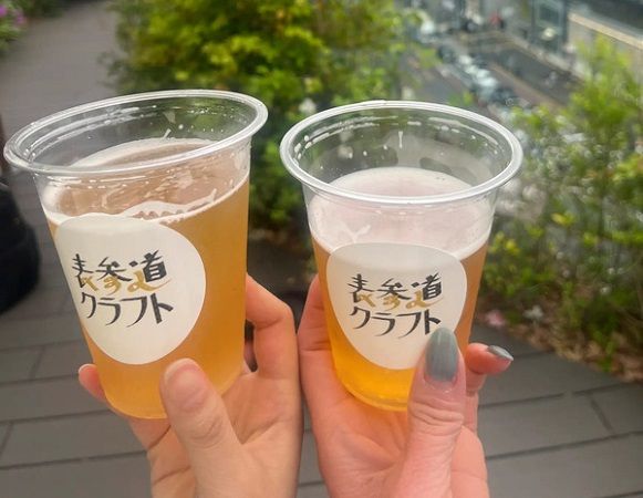 屋上庭園で個性派ビールの飲み比べや和牛バーガーを満喫！原宿・オモカドで「表参道クラフトビアフェスタ」開催