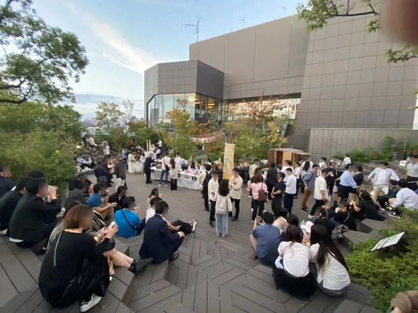 屋上庭園で個性派ビールの飲み比べや和牛バーガーを満喫！原宿・オモカドで「表参道クラフトビアフェスタ」開催