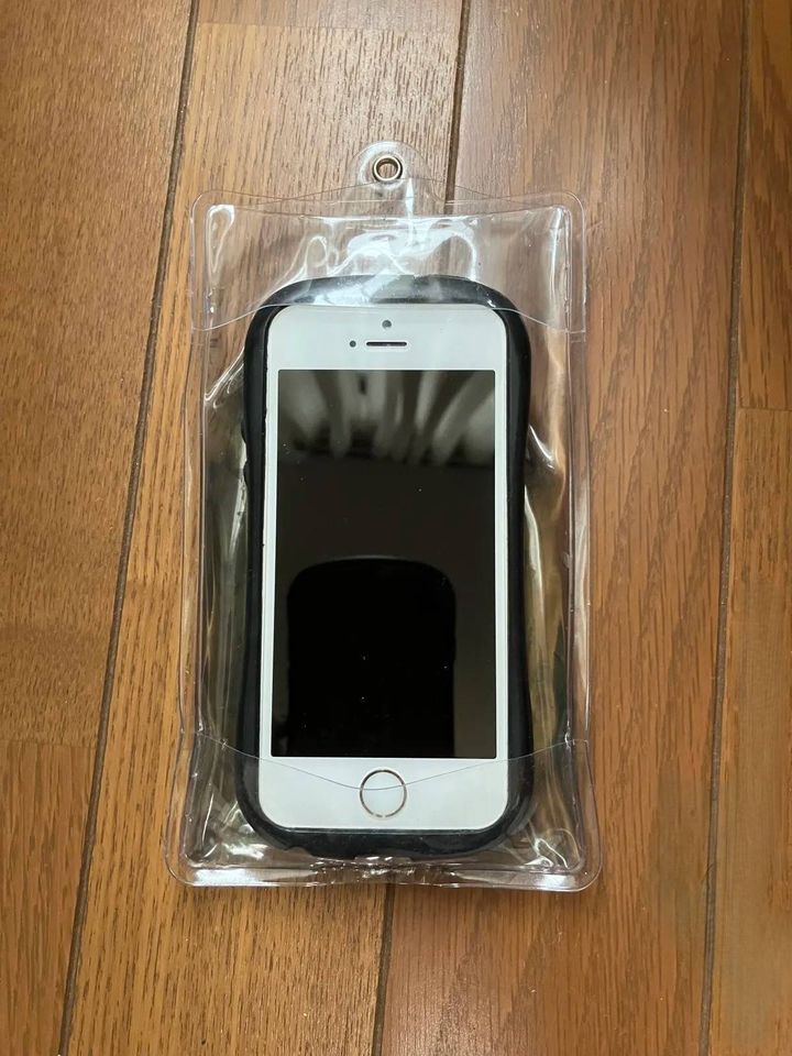セリア：スマホ用冷却ケース