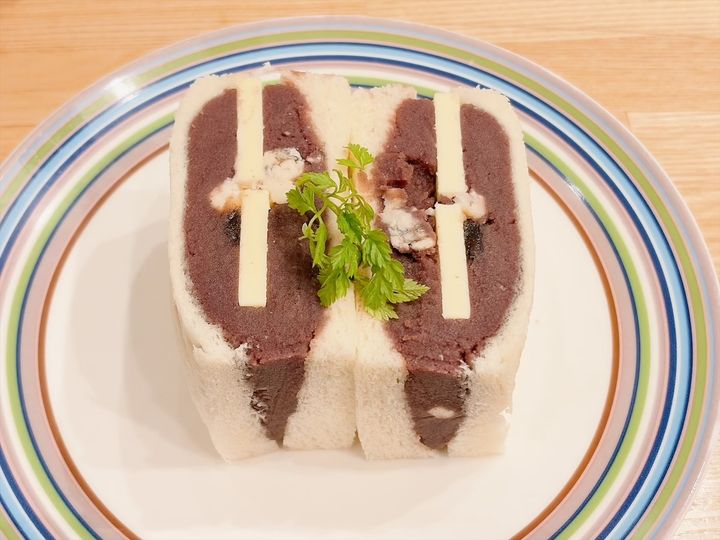 ペリカンカフェ 麻布台ヒルズ店 醤油レーズンあんバターサンド ゴルゴンゾーラ入り2