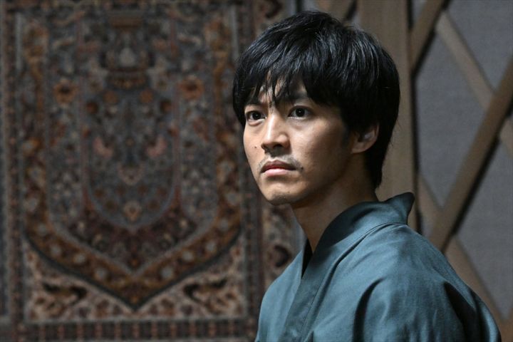 日曜劇場『VIVANT』に出演する黒須駿役・松坂桃李 （C）TBS width=