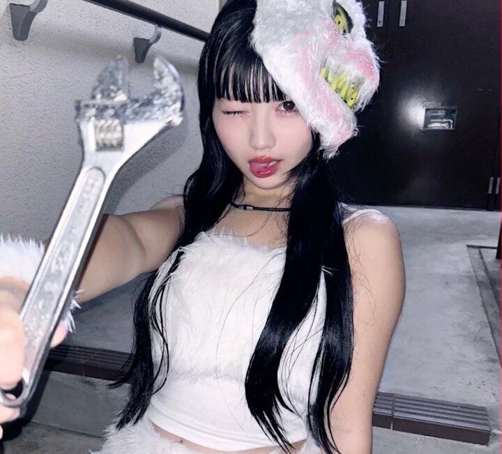 「中3の時のコスプレです」人気女子高生のハロウィンコスが大人っぽすぎると話題に