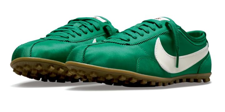 薄底 スニーカー カラー NIKE MOON SHOES OG マラカイトグリーンがインパクト大。1万5730円（ナイキ スポーツウェア／ナイキ カスタマーサービス）