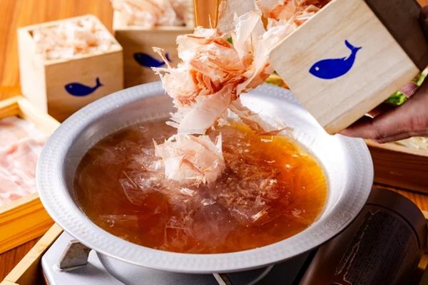 ハウステンボスに「出汁しゃぶ おばんざい おかか」がオープン！削りたてのかつお節や九州産野菜の食べ放題も