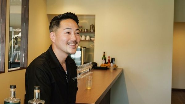 福岡の素材の魅力に触れ自分だけのジンを造る、リトルフラワー蒸留所の「ブレンド体験」