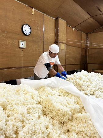 新潟の酒蔵「越後鶴亀」が工場火災から約3か月半で再始動！「越後鶴亀 純米」の全国販売を11月3日に再開