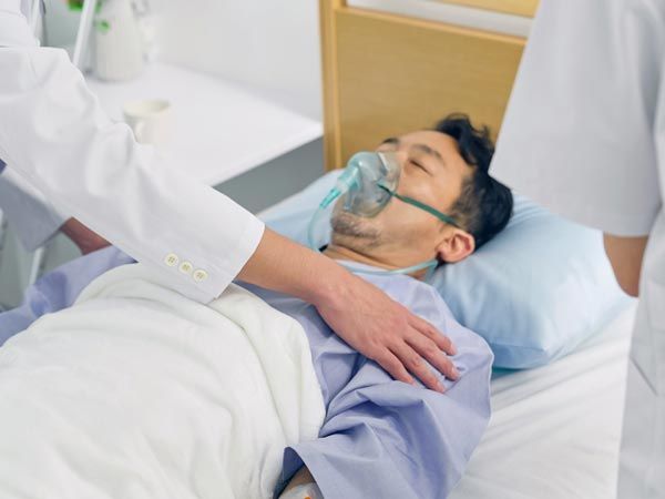 一命はとりとめたものの、まさかの半身麻痺