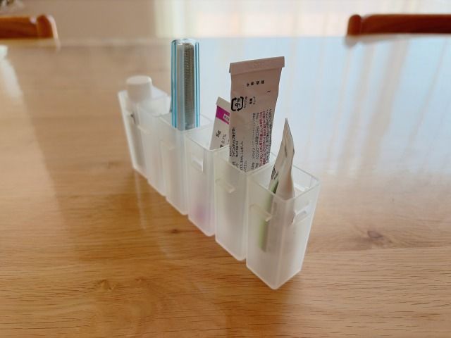 連結できる軟膏スタンドを使用した収納