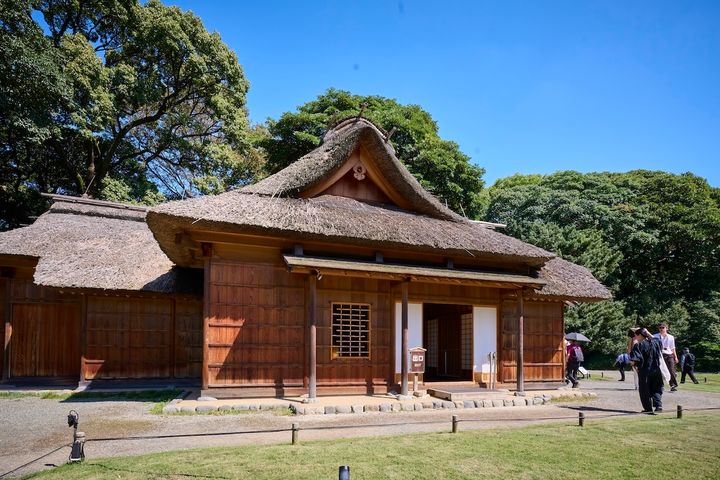 ツアーに参加しなくても内部を見学できる「鷹の御茶屋」