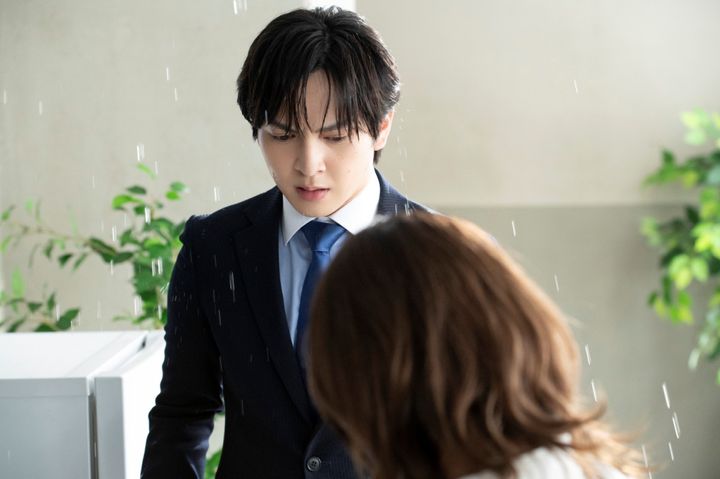 『溺愛 ～ 実は、最強ヒーロー ～』第1話場面写真 （C）一城れもん・海咲ねむる／DPNブックス（C） TOKYO MX width=