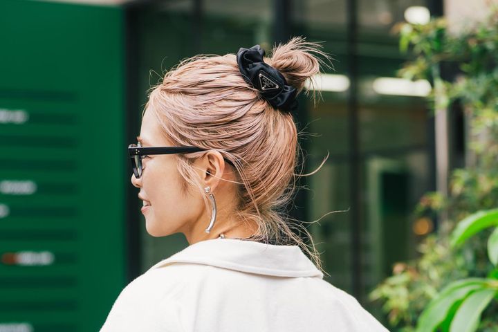 画像8: 仕事では着られない白い服。休日こそ、好きなおしゃれを