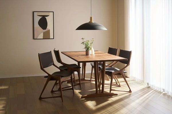 カリモク家具が東京ミッドタウン「JAPAN FURNITURE SHOW」に出展。蛯名紀之デザインシリーズ「ESTEEM」のチェアを展示