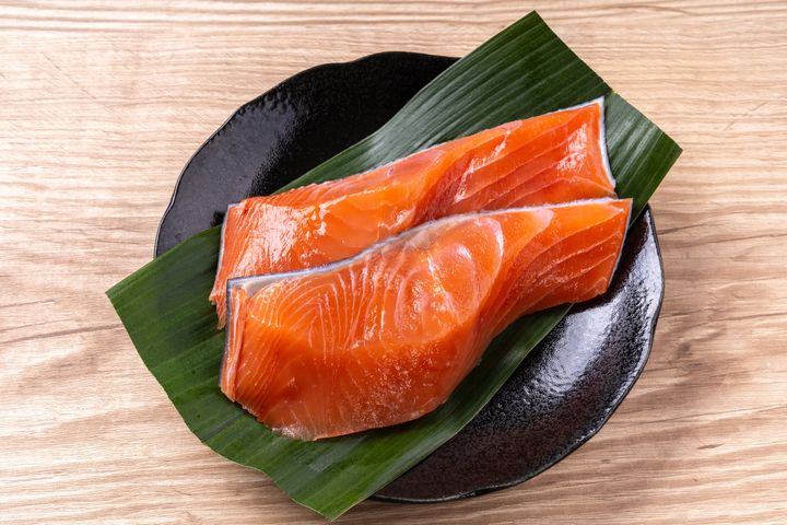 生サケを上手に冷凍保存する方法とは？