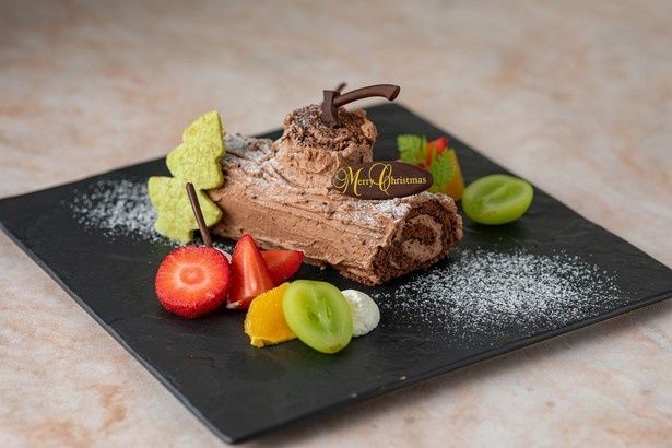 この時期ならではの「サザンタワー ブッシュ・ド・ノエル」(3200円 税・サービス料込)