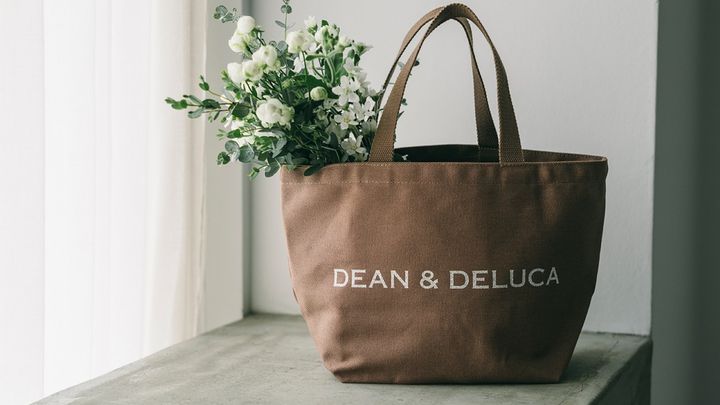 「チャリティートートバッグ2026」（画像出典：DEAN & DELUCA）