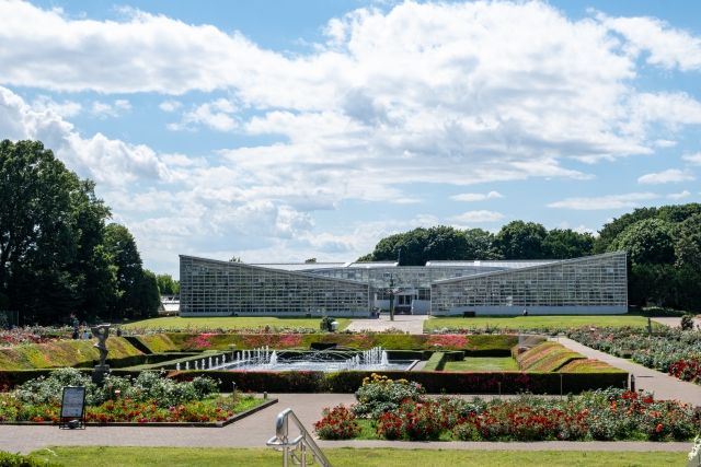 神代植物公園の噴水や大温室を一望