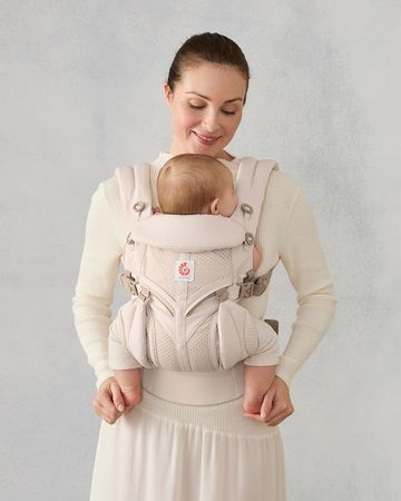 抱っこひもブランド「Ergobaby」の主力シリーズ「OMNI」が全3モデルに！ニーズに合ったアイテム選びを叶える
