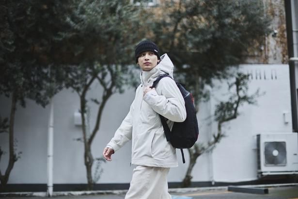 街中でも雪山でも着られる「ZUICA」のウェア