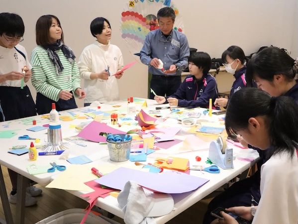 香川県丸亀市に、2日間だけ、きむらとしろうじんじん氏による野点と丸亀妄想屋台群が出現。長期プロジェクトの集大成