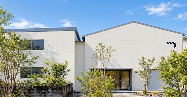 福岡県朝倉市に家具と本が共存する新書店「AMA BOOKS」が誕生！地域文化と暮らしをつなぐ新たな交流拠点に