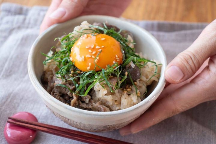 「牛肉としめじの炊き込みご飯」レシピ