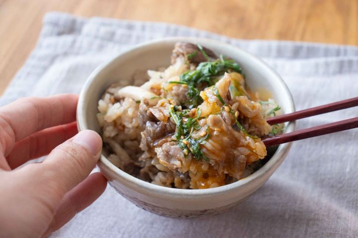 「牛肉としめじの炊き込みご飯」レシピ