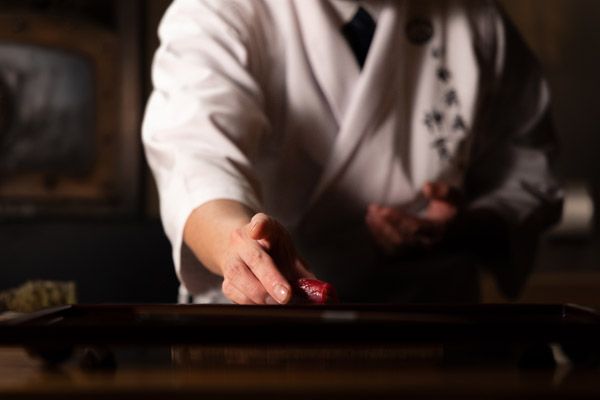 三重県産食材のみを使用！伊勢志摩ワイナリーが手掛ける「伊勢前寿し 神貫」がオープン