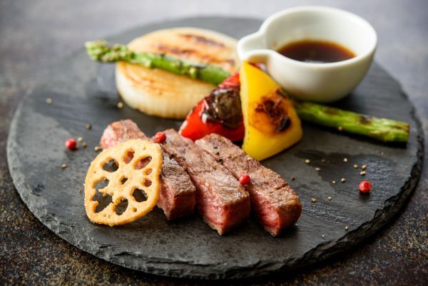 1泊2食17,500円～！山形県鶴岡市「休暇村庄内羽黒」で米沢牛と山形牛を味わう冬季限定会席を提供