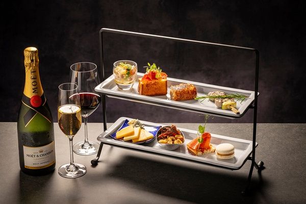 世界各国の酒場料理と多彩なドリンクを楽しむ！プルマン東京田町が「冬のハイティー」を期間限定で提供