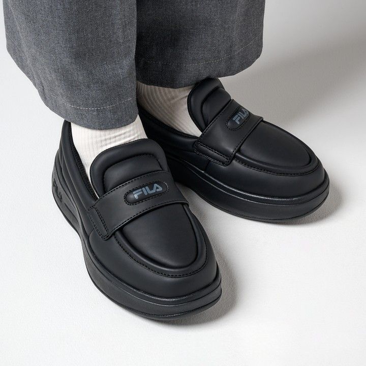 「フィラ」の「スパーバブルローファー」 着用画像 