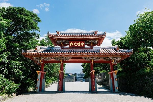 首里城正殿の一般公開に合わせて始動！琉球料理や琉装撮影を楽しむ新プラン「首里結び」が登場