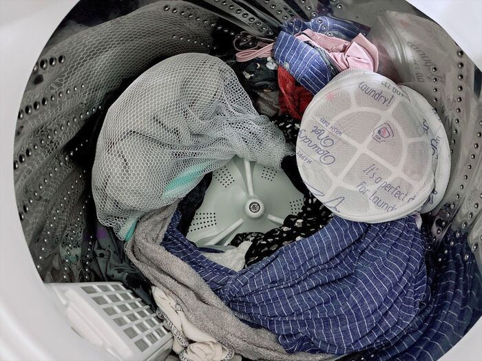 【セリア】「ハンカチすら入らない洗濯ネット」何に使うの！？まさかの正体に拍手ーー！110円で洗濯のプチストレス解消♪