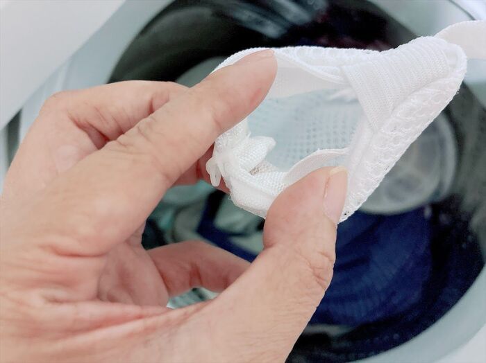 【セリア】「ハンカチすら入らない洗濯ネット」何に使うの！？まさかの正体に拍手ーー！110円で洗濯のプチストレス解消♪