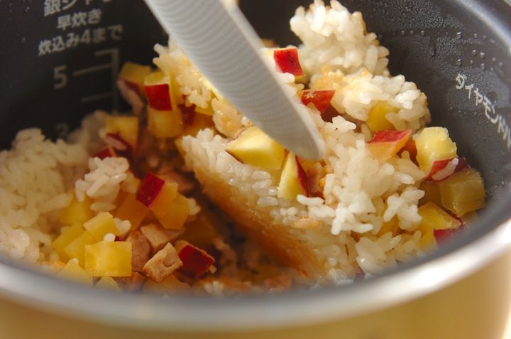 ソーセージ入りサツマイモご飯の作り方2