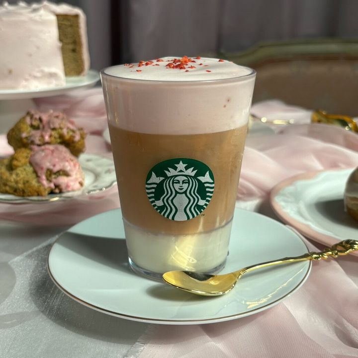 スタバ ジョイフルメドレー ストロベリー クリーミー ティー ラテ