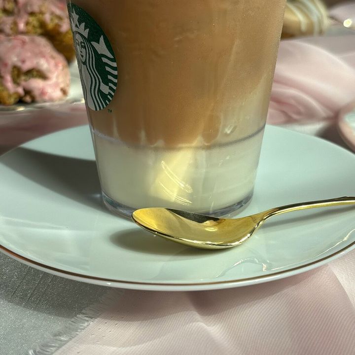 スタバ ジョイフルメドレー ストロベリー クリーミー ティー ラテ
