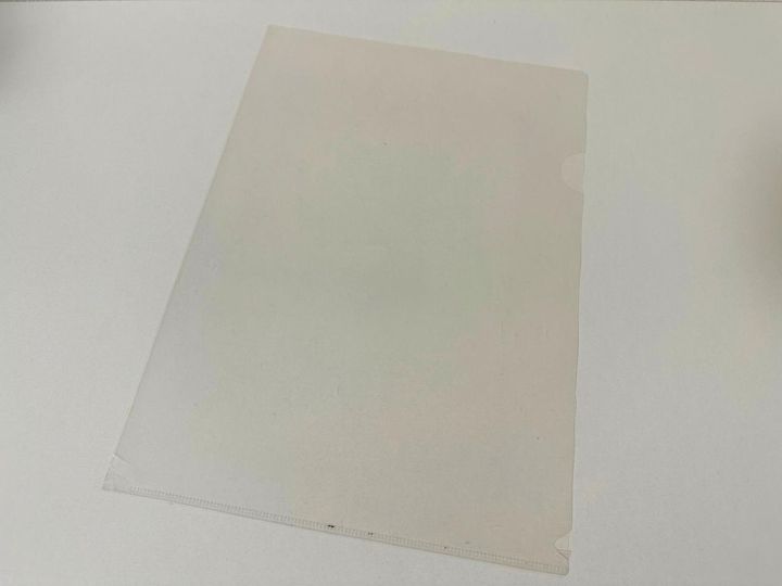 画像: 古いクリアファイルを再利用