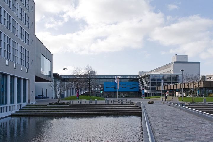 オランダ・デルフトにあるデルフト工科大学の、工業デザイン学部の建物です。今回の研究チームは、この大学の研究者たちです。