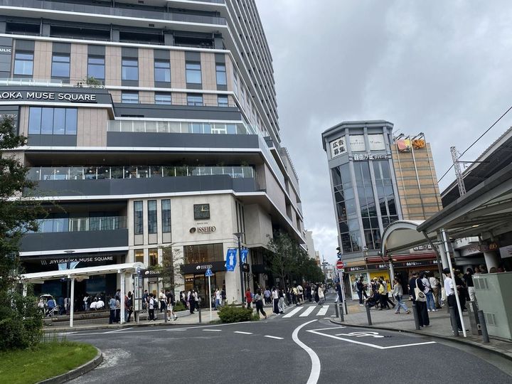 9月20日に筆者が撮影した自由が丘ミューズスクエア。オープンまもないということもあり、東急自由が丘駅からの客足が目立った