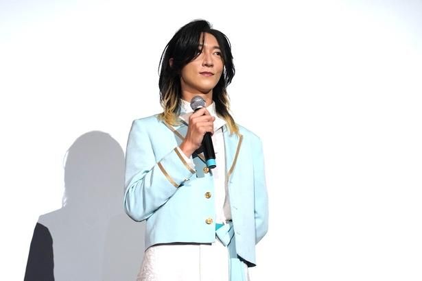 組織に潜入したものの身元バレバレのダメ警官のテギュ(イ・ギュヒョン)の声を担当したサカイJr. オフィシャル提供