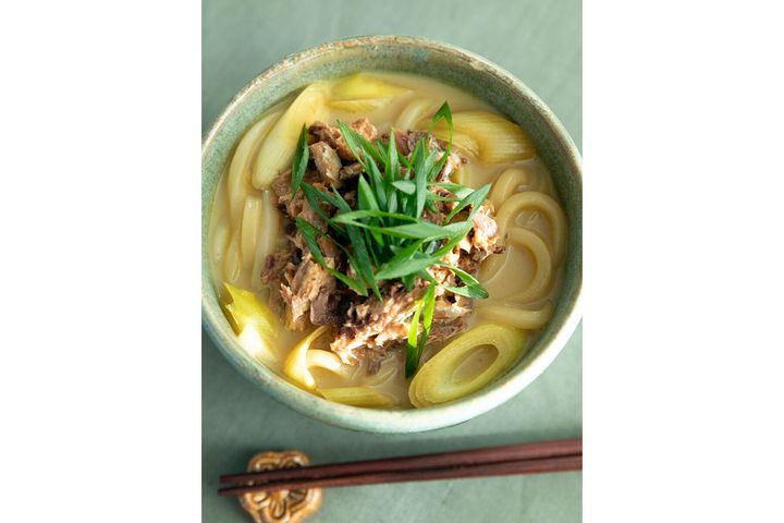 【体が冷えてしんどいときに】温熱効果のある薬膳食材を使った「鯖味噌豆乳カレーうどん」